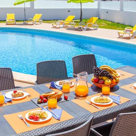Abel - Espacosa Com Bbq E Piscina Em Βίλα *