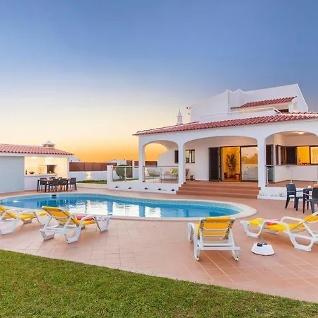 Abel - Espacosa Com Bbq E Piscina Em * Αλμπουφέιρα